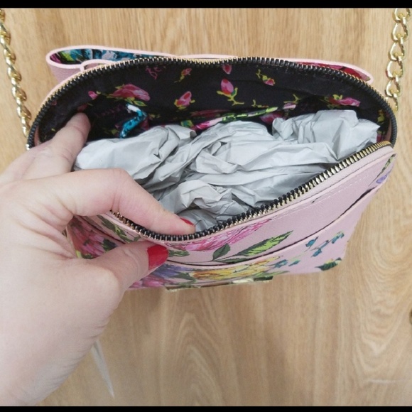 SOLD- Floral Betsey Johnson Large Tote/Crossbody! - Picture 7 of 7